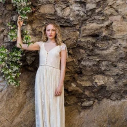 Louise Misha Robe Louise Ivory 12 Louise Misha Robe Louise Ivory -Pas Cher Vestylis Magasin large 25344 Robe de mari e Louise Ivoire