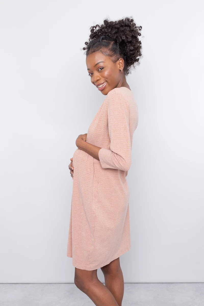 Robe Maternité De Grossesse Comfy Rose Rayures Irisées 4 Robe Maternité De Grossesse Comfy Rose Rayures Irisées – Image 2