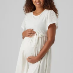 Mamalicious Robe Maternité Maya 25 Mamalicious Robe Maternité Maya -Pas Cher Vestylis Magasin large mama licious loosefito halskortkjole hvid